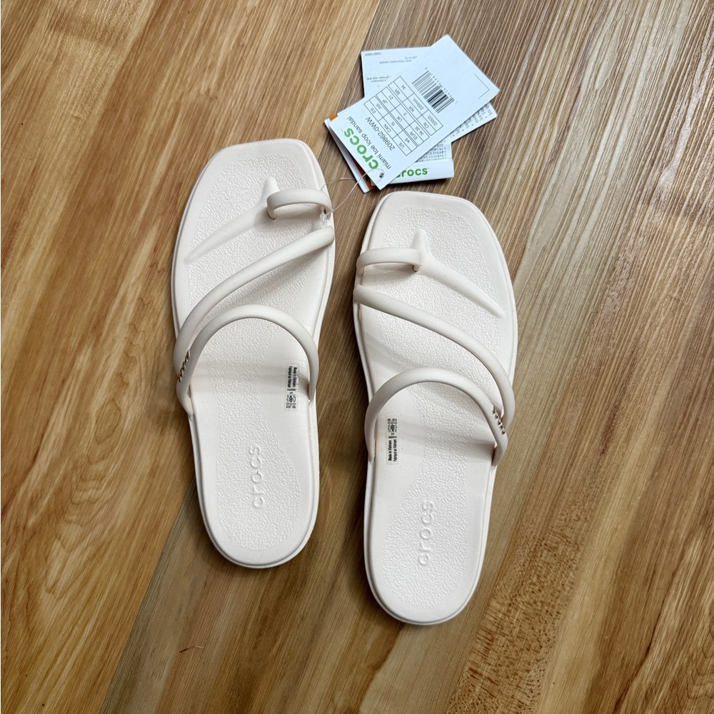 CROCS Women’s Miami Toe Loop Sandal Size 5